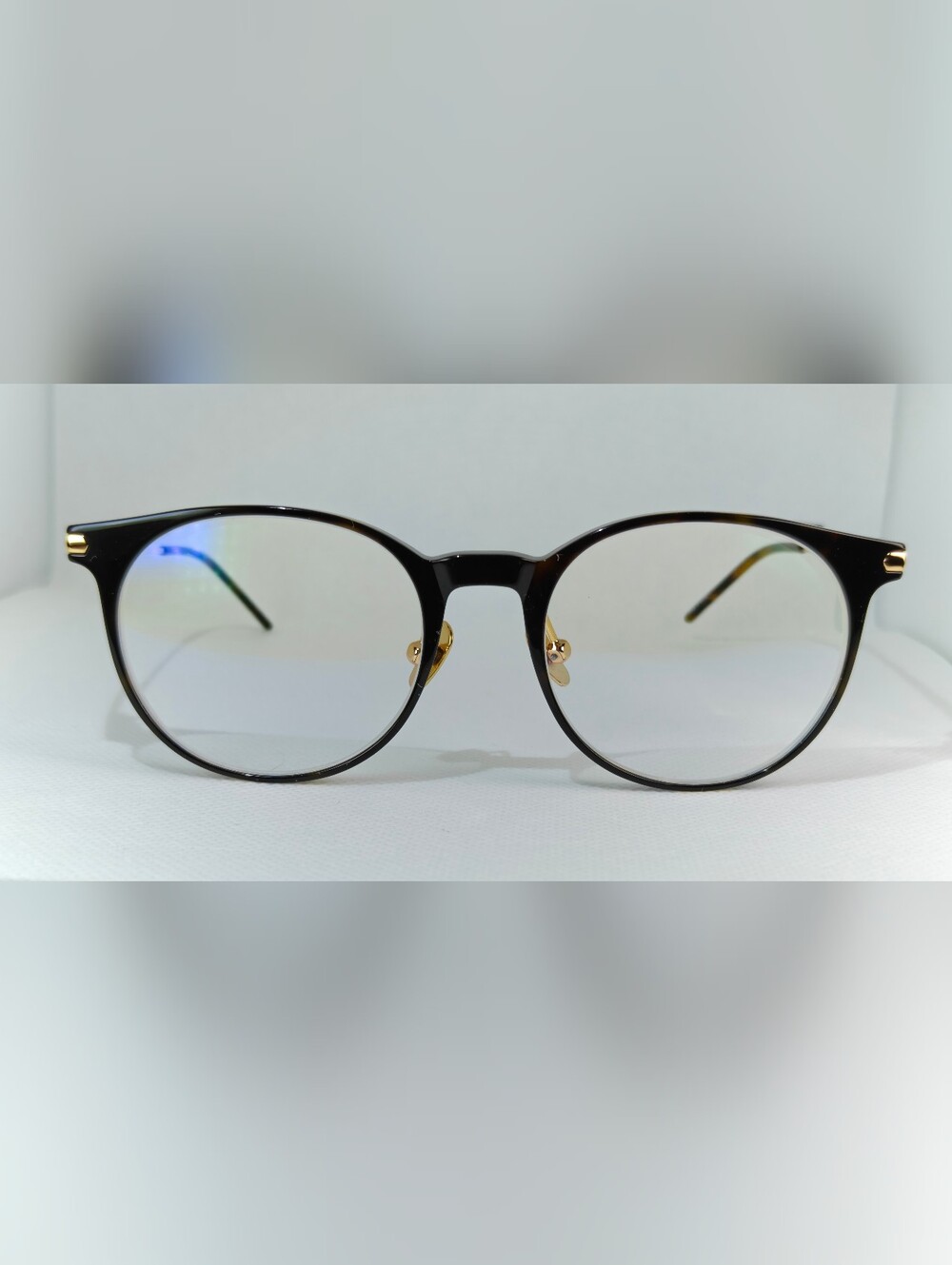 Vast. Classic Tortoise Round.  Eyeglasses with Gold Accents.